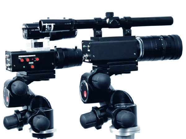 MGT 2010 Laser Monitoring System with transmitter and receiver mounted on tripods